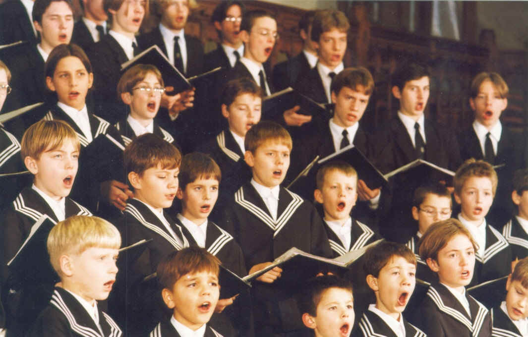 Ἡ χορωδία Thomaner-Chor Λειψίας ἐν μελέτῃ ἐν τῷ Ἑλληνικῷ Εἰδυλλίῳ